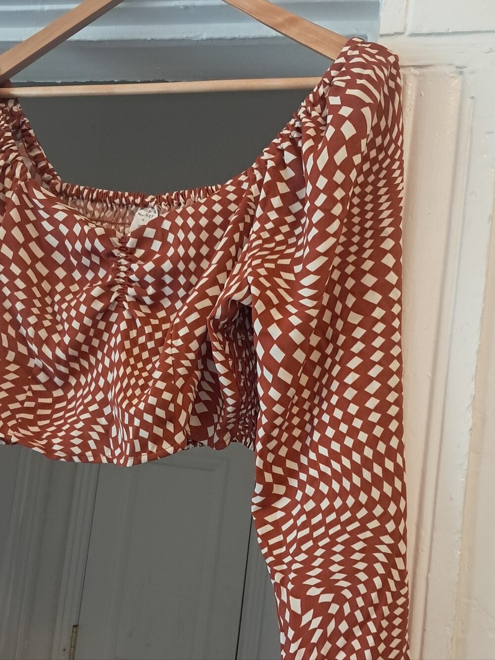 Melrose & Market Long Sleeve Cropped Top - Picture 2 of 5